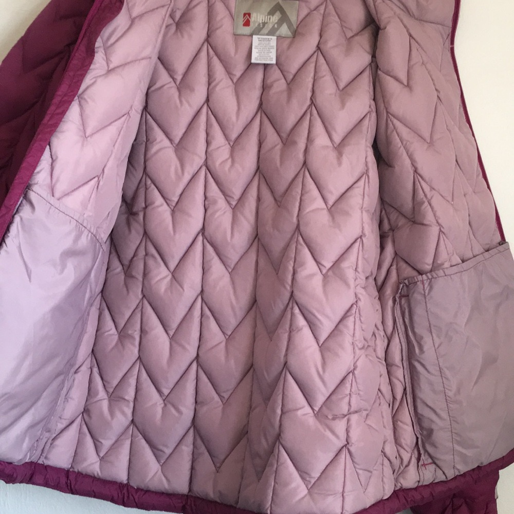 Alpine Design down sweater. - Picture 5 of 6